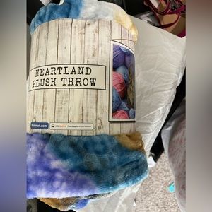 Heartland 50in X 60in Plush throw blanket
